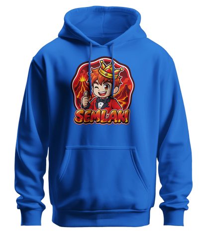 Semlaki Logo Hoodie in Blau: Semlaki mit goldener Krone, rotem Anzug und Daumen hoch vor glühender Vulkan-Kulisse als Frontprint – Creator-Merch von semukri.de