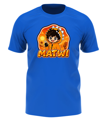 Matwi Logo T-Shirt in Blau: Matwi im Dino-Hoodie mit Peace-Zeichen vor der Wüsten-Sonne als Frontprint – Creator-Merch von semukri.de