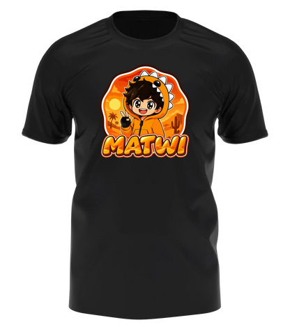 Matwi Logo T-Shirt in Schwarz: Matwi im Dino-Hoodie mit Peace-Zeichen vor der Wüsten-Sonne als Frontprint – Creator-Merch von semukri.de